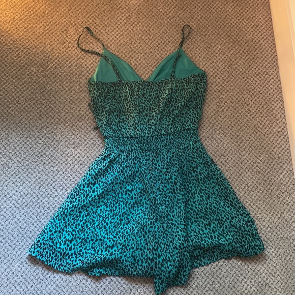 Francesca’s leopard/cheetah print romper - Picture 2 of 4